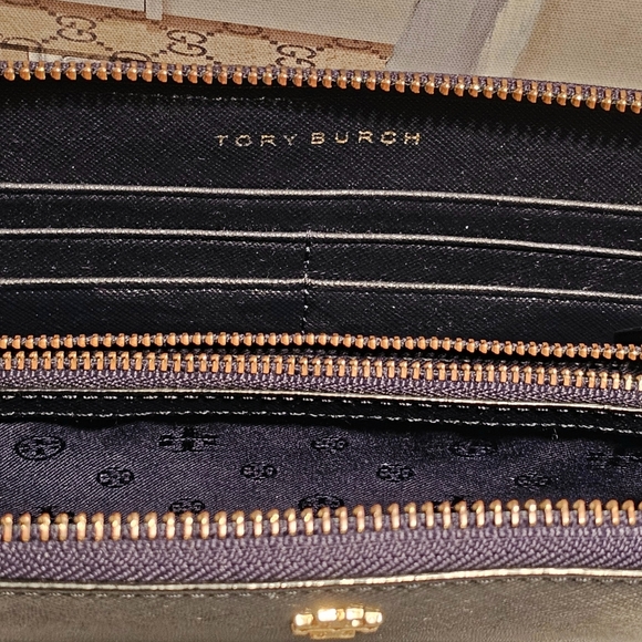 Tory Burch Robinson Saffiano  Leather Zipper Continental  Wallet - Picture 8 of 17